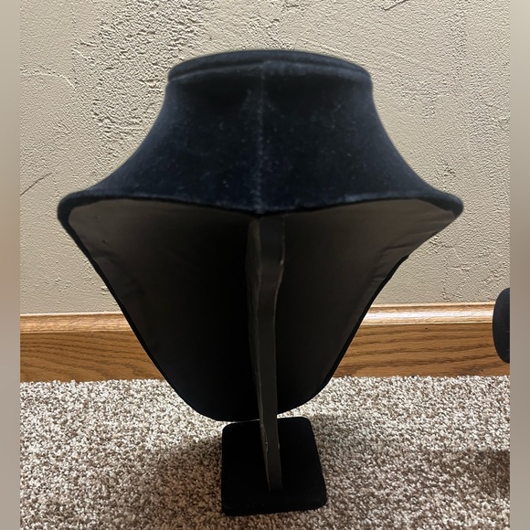 Jewelry Mannequin and Bracelet Holder - Picture 4 of 5